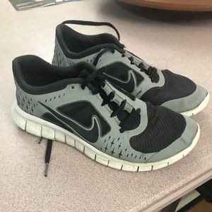 Boys Nike Tennis Shoes